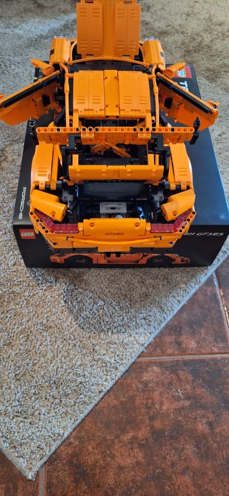 Lego Technic 911 GT3 RS 1:8