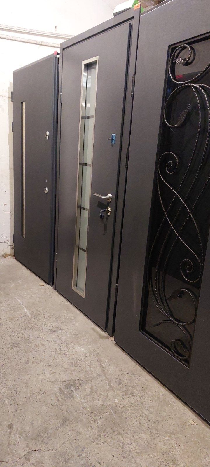 Входные металлические двери для улицы и квартир новые и уценка бу
