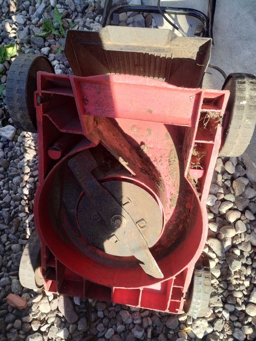 ~Kosiarka elektryczna~