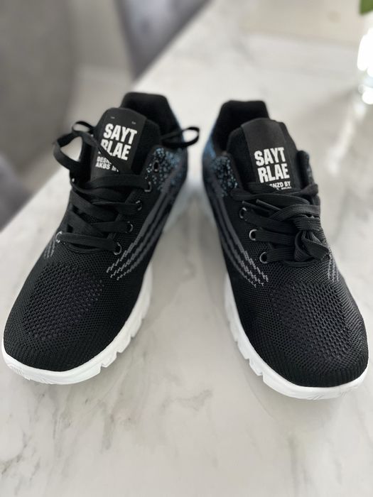 Легкі чоловічі кросівки р. 44