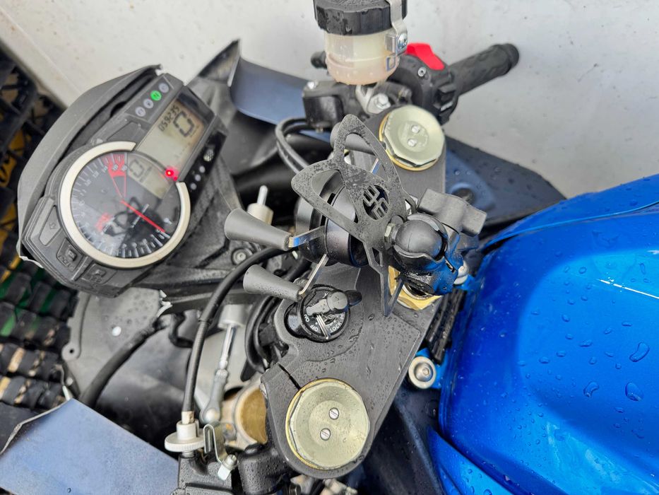 SUZUKI GSXR 750 L2 2012  r6 cbr ninja