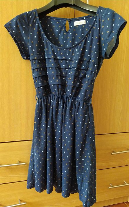 Vestidos, saias e calções em excelente estado