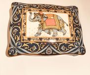 Sprzedam szkatułkę porcelanową  firmy "Wedgwood" z 2 taliami kart