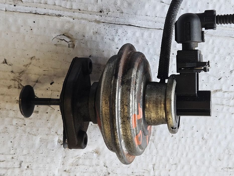 BMW E87 1 118D E90 2.0 D 2.0D zawór EGR spalin