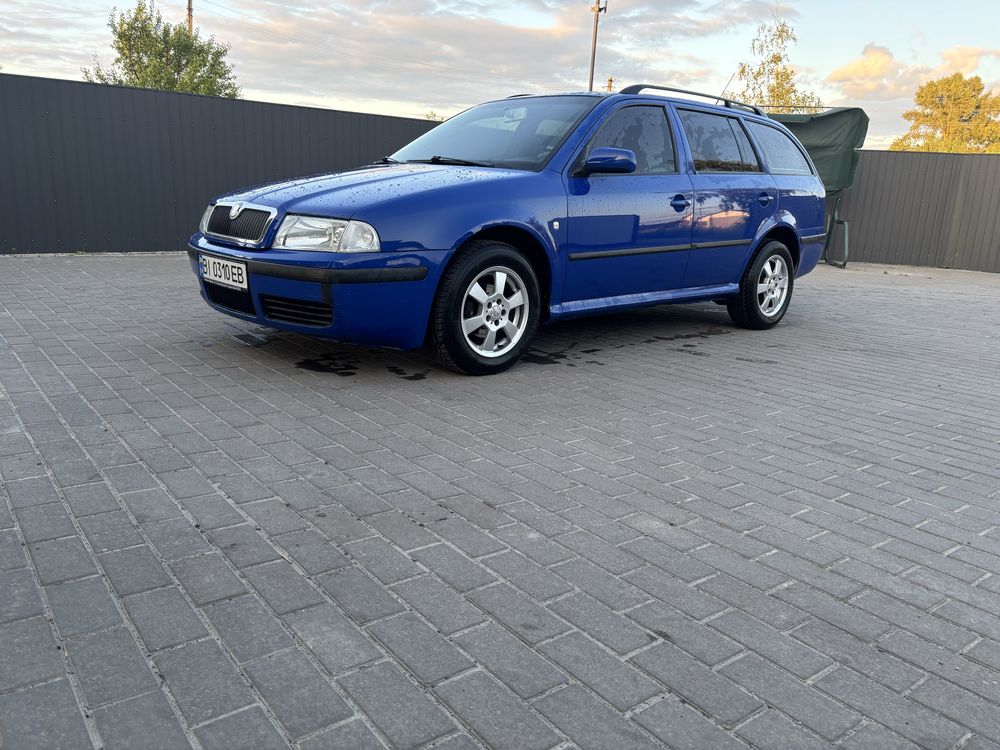 Skoda Oktavia tour 1.6 MPI lux
