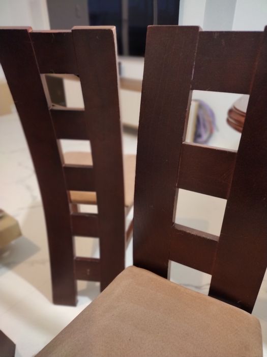 Zestaw 6 drewnianych solidnych krzeseł do salonu, jadalni