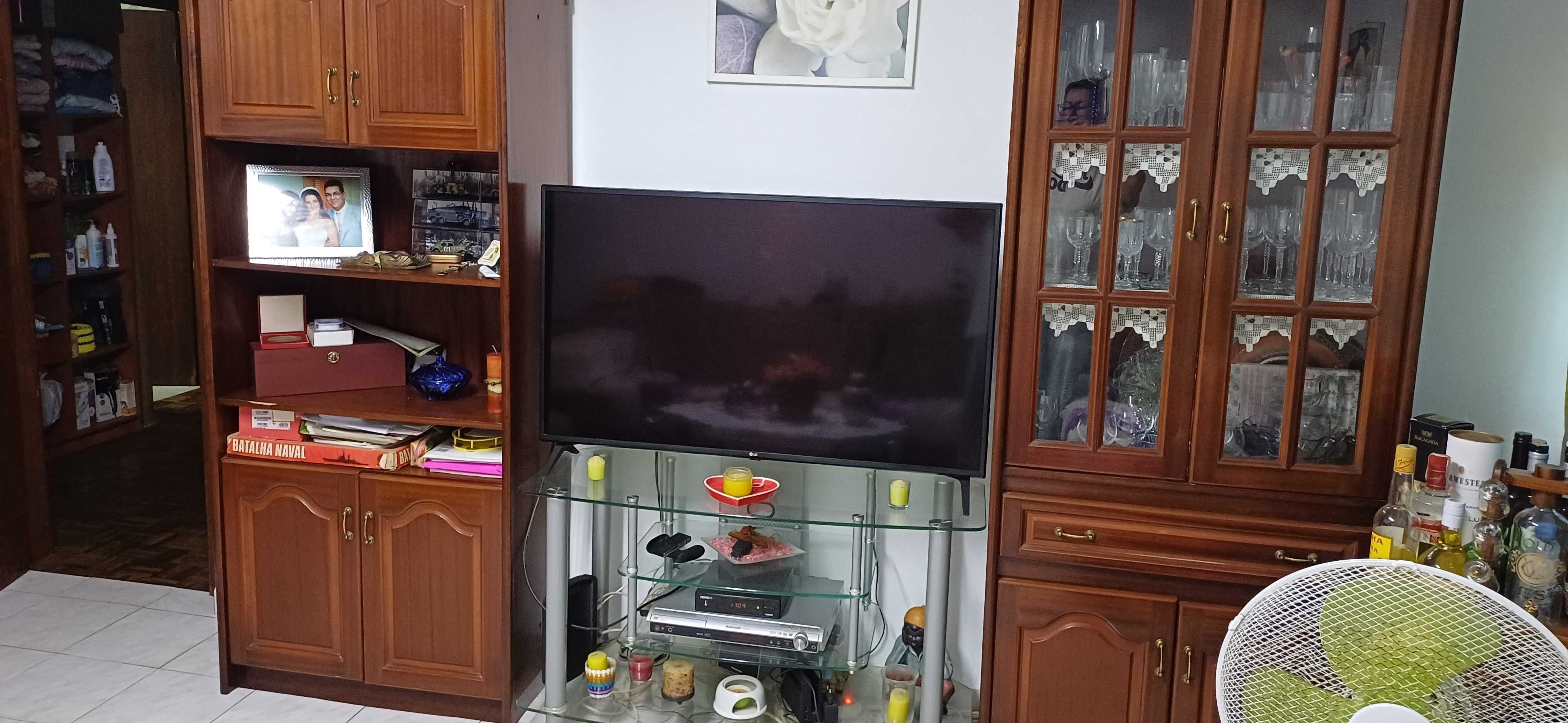 Mesa para Televisão