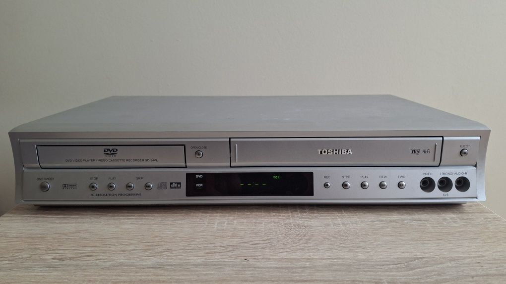 Combo magnetowid DVD, CD! Toshiba SD-24VLSL