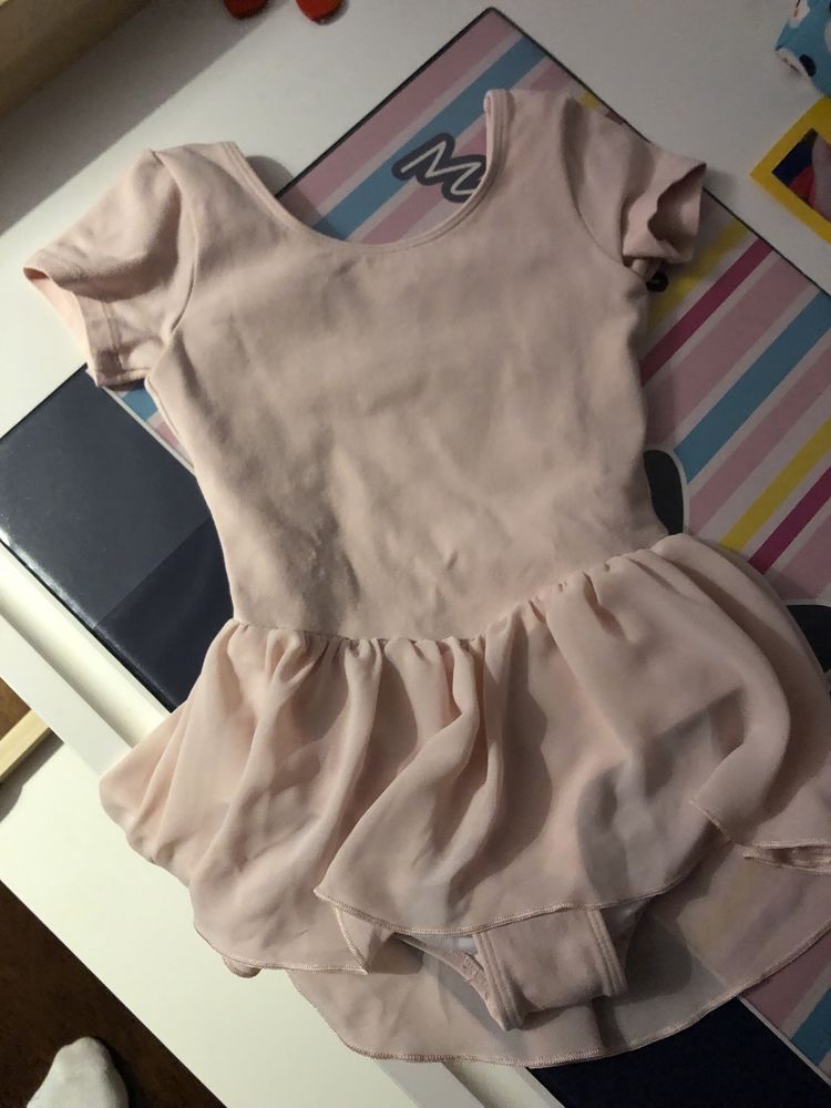 Vendo fato de ballet da bloch tamanho 6/8 anos mas veste pequeno