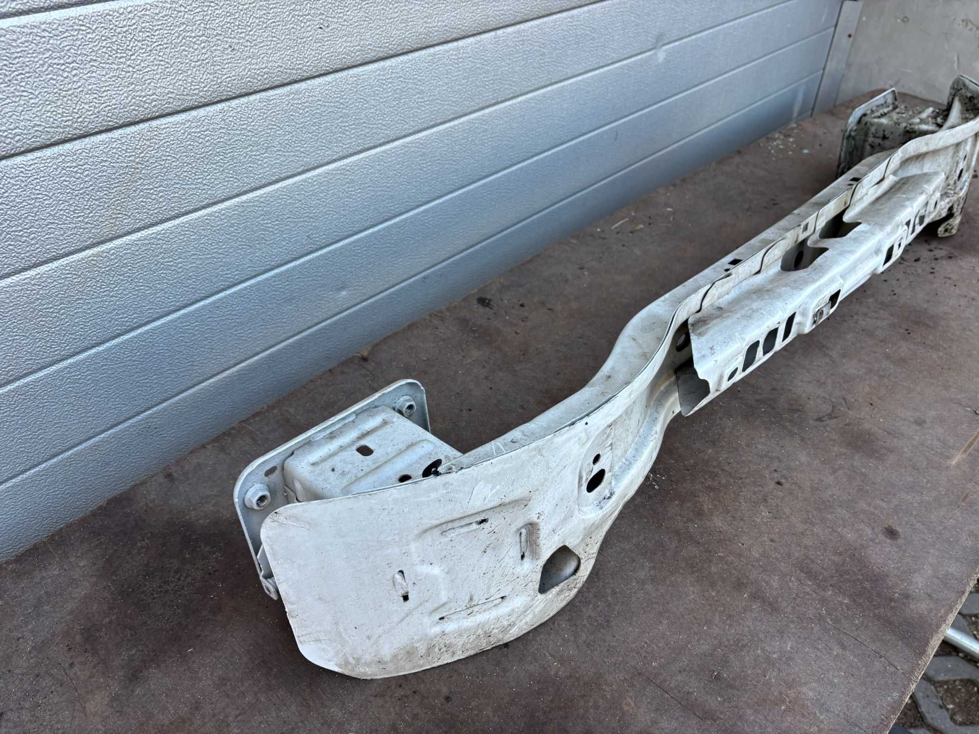 Ford Transit Custom belka zderzaka przód biała ładna