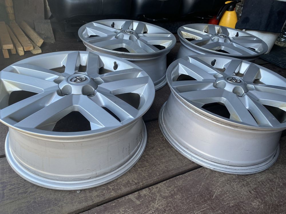 R17 5*114,3 et45 d60,1 Toyota rav 4 , C-HR, avensis