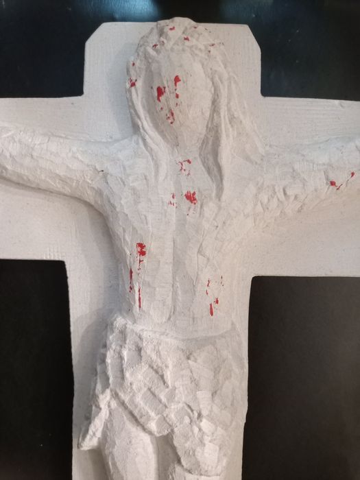 Crucifixo antigo assinado feito em pedra mármore