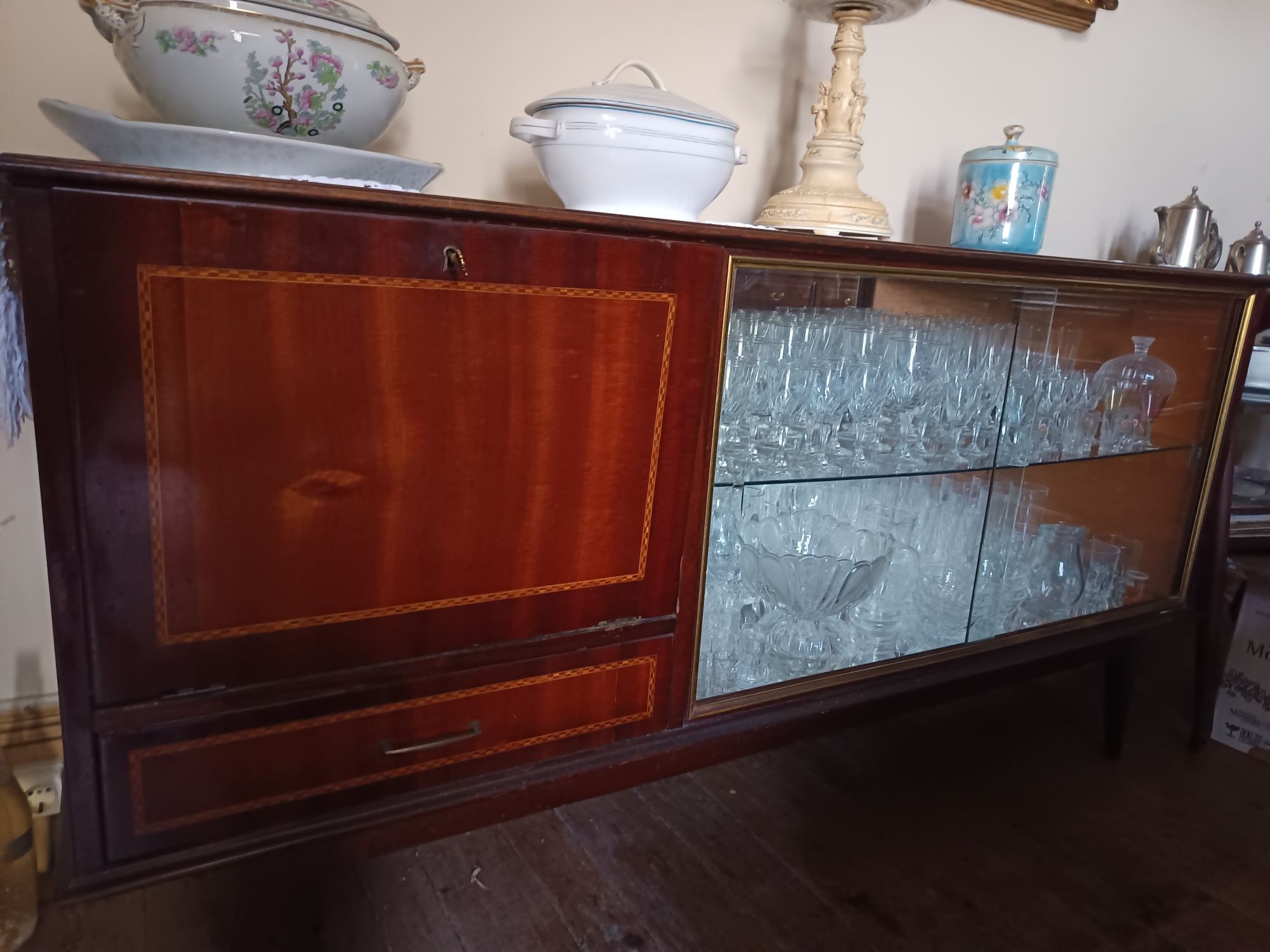 Movel de sala com embutidos "estilo nordico
