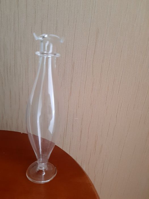 С нержавейки ложки,хрустальные стакананы,ножи,стрейнер,тарелки и др.