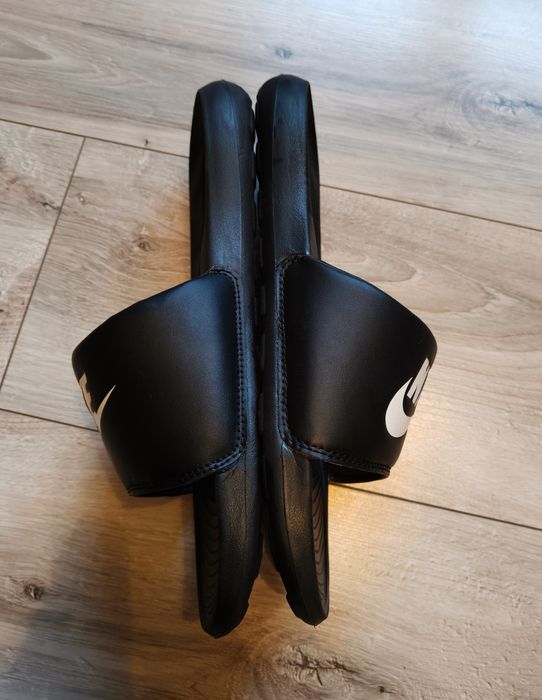 Klapki Nike Viktori One slide 44