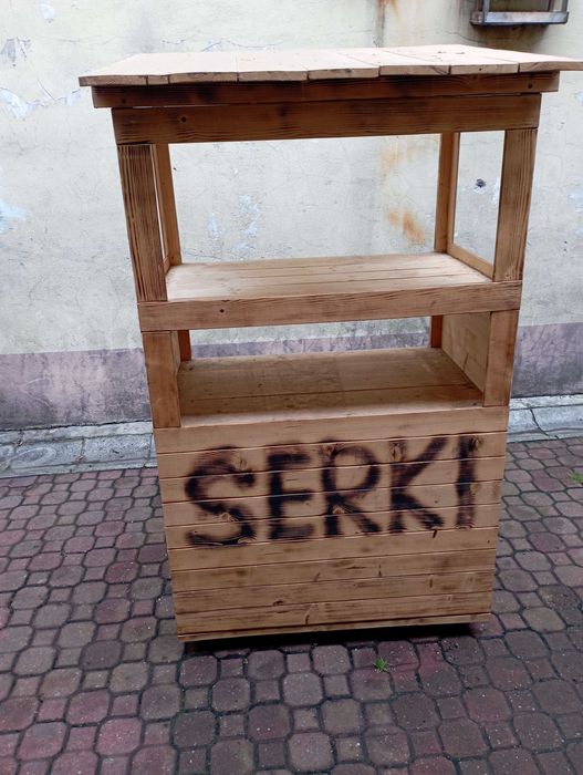 Budka Drewniana do sprzedaży serków