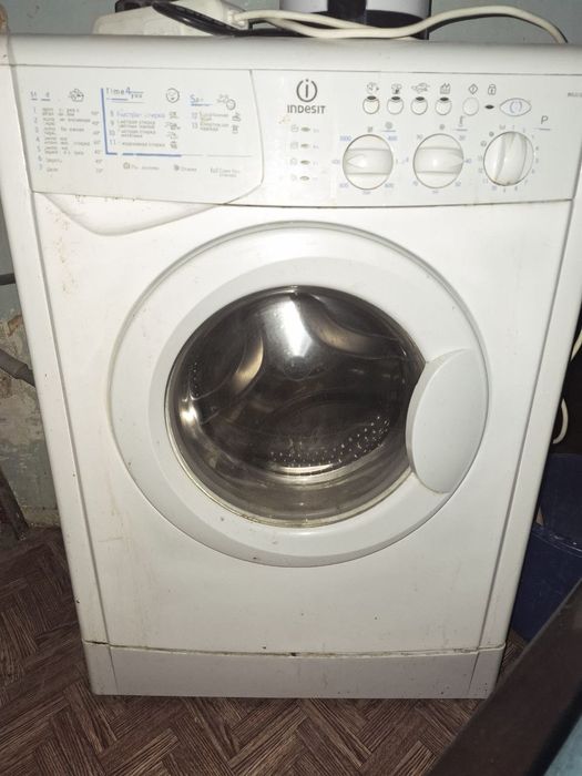 Стиральная машина Индезит (рабочая)