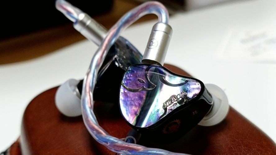 Новинка! HI-FI навушники JUZEAR DEFIANT, 1DD + 3BA, Rainbow colour