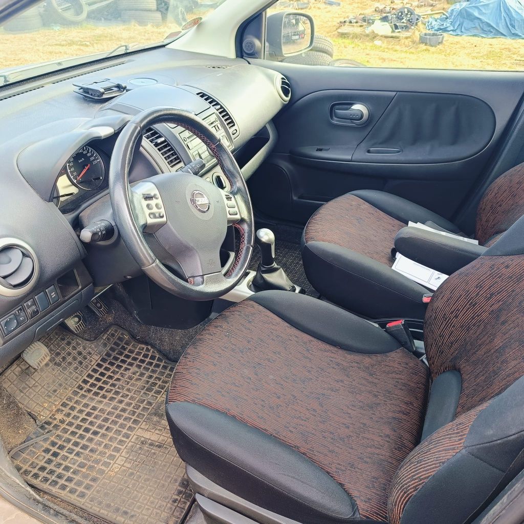 Nissan note1.4i  2009r kolor C30G na części