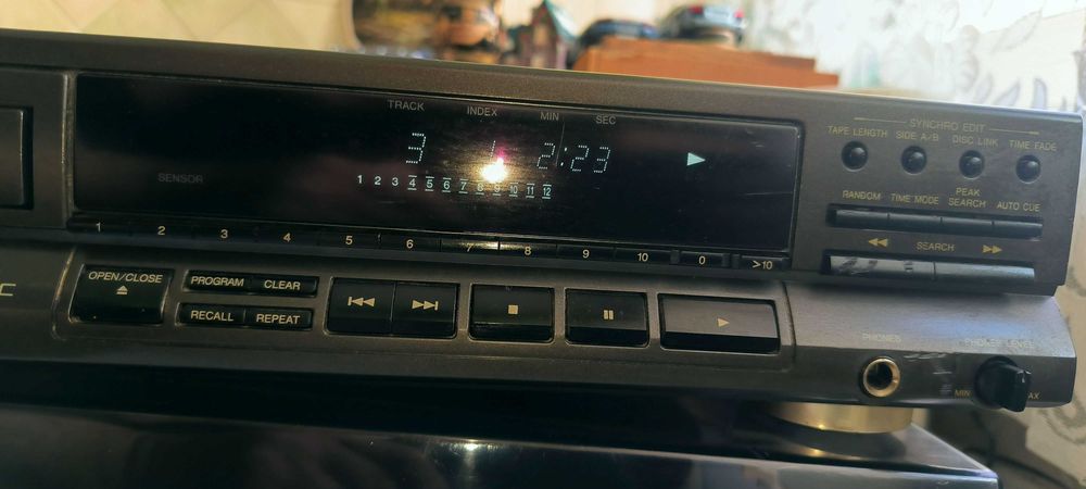 Odtwarzacz CD Technics SL PG 440A - 4 DAC  1 Bit MASH - stan idealny