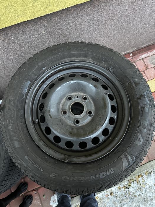 4 Felgi opony zimowe Seat Audi Skoda Volkswagen 5x112 57.1