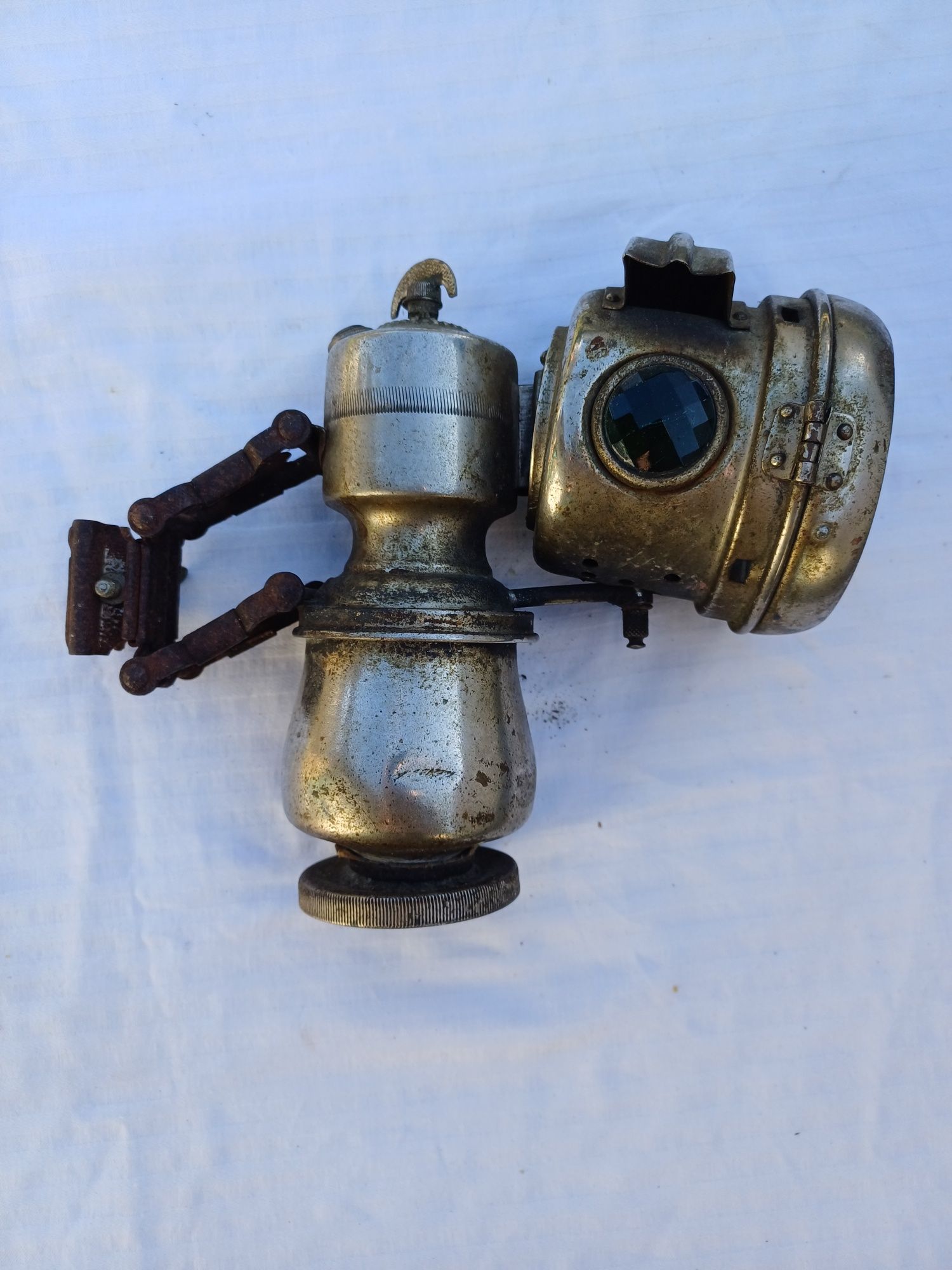 Stara lampa rowerowa na KARBID Melas
