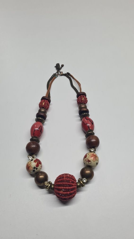 Colares variados de mulher
