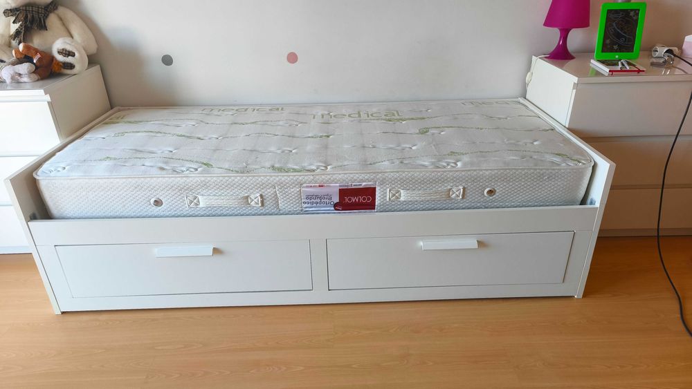 Cama Ikea Brimnes Solteiro/Casal Extensivel em bom estado com estrado