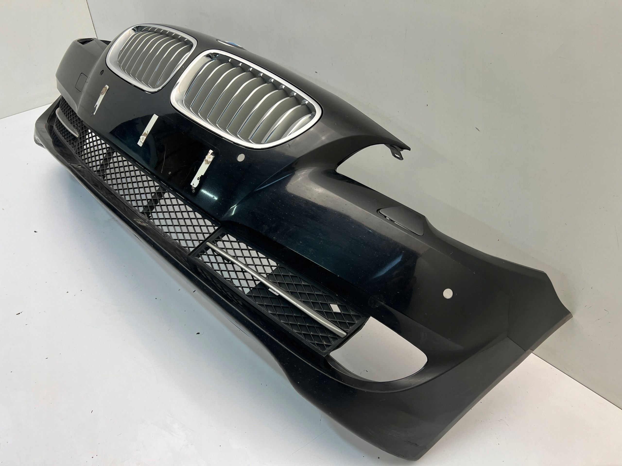 BMW F10 F11 Zderzak Przedni przód 4xPDC pod Spryski 10-13 n