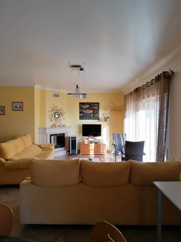 Apartamento T2 para Férias na Nazaré – Em Frente à Praia!