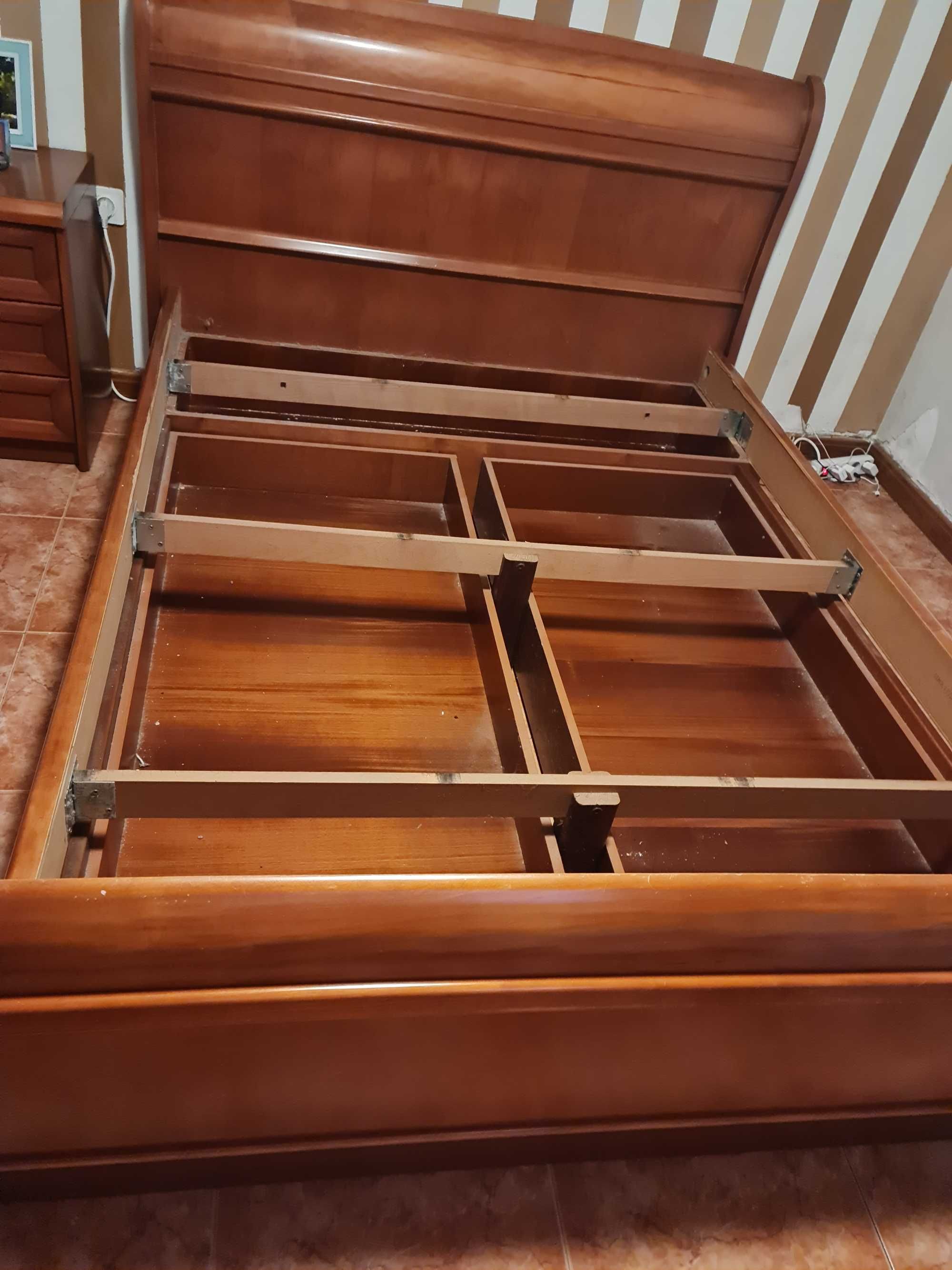 Vendo CAMA em muito BOM ESTADO