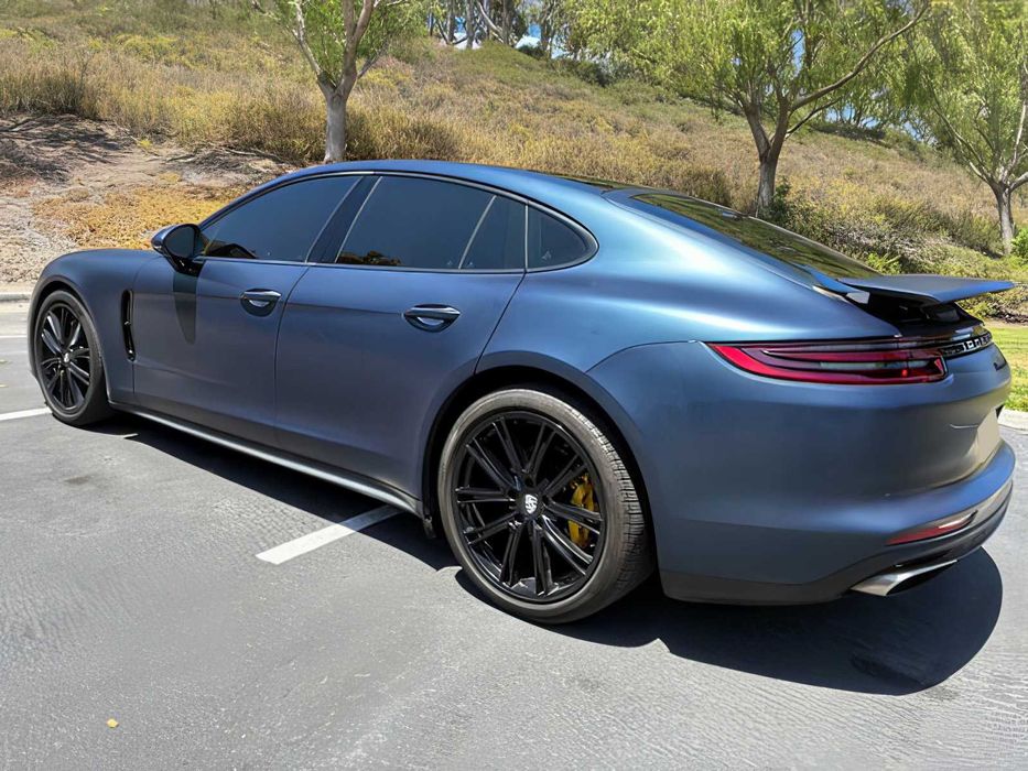 Porsche Panamera      2018