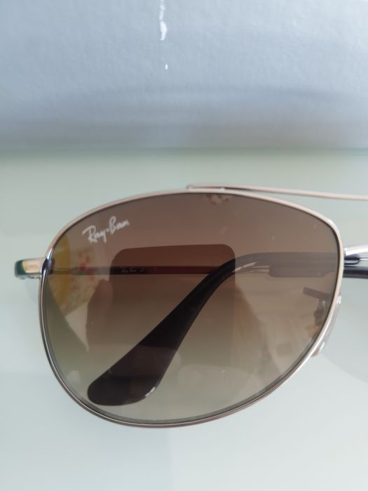 Lindo óculos Ray Ban júnior.  os óculos estão em muito bom estado. A