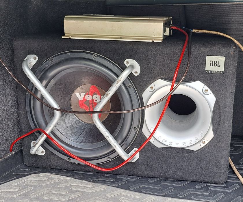 Сабвуфер з підсилювачем