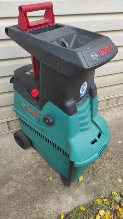 Дробілка гілок . Измельчитель веток.Шредер.