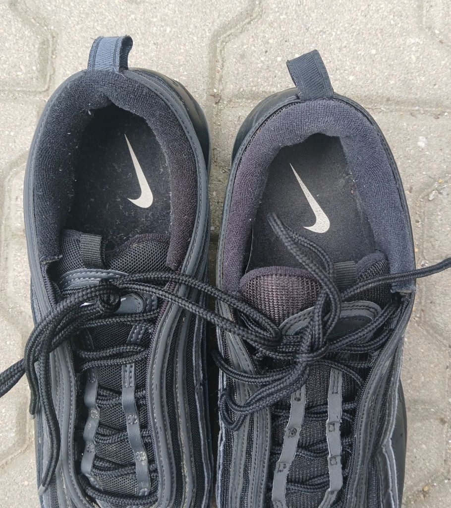 Buty sportowe nike tn air 
Buty sportowe Nike, idealne na codzień  
Ro