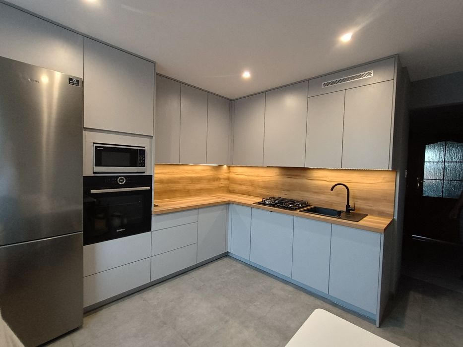 Meble kuchenne na wymiar, garderoby, szafy, łóżka, meble z drewna