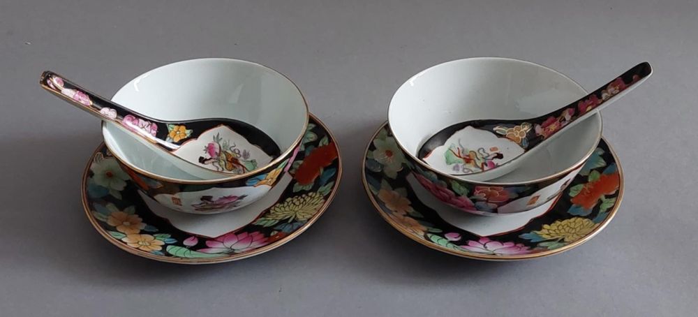 Miseczki chiński z łyżeczkami.2 szt.