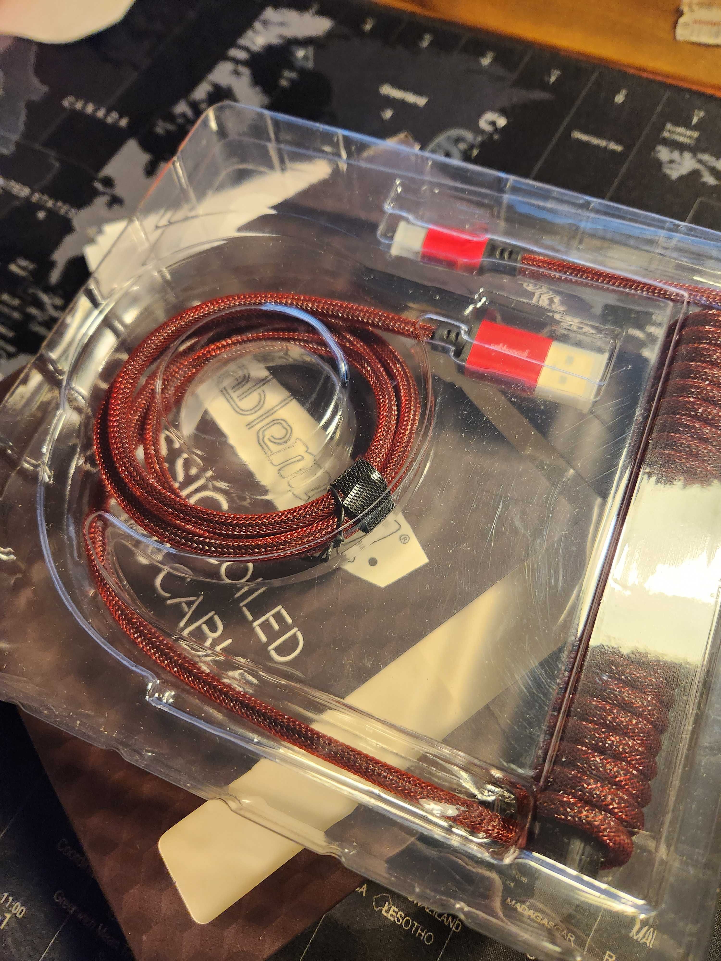 Kabel do klawiatury CableMod Classic Coiled Cable Republic Red (USB-C)