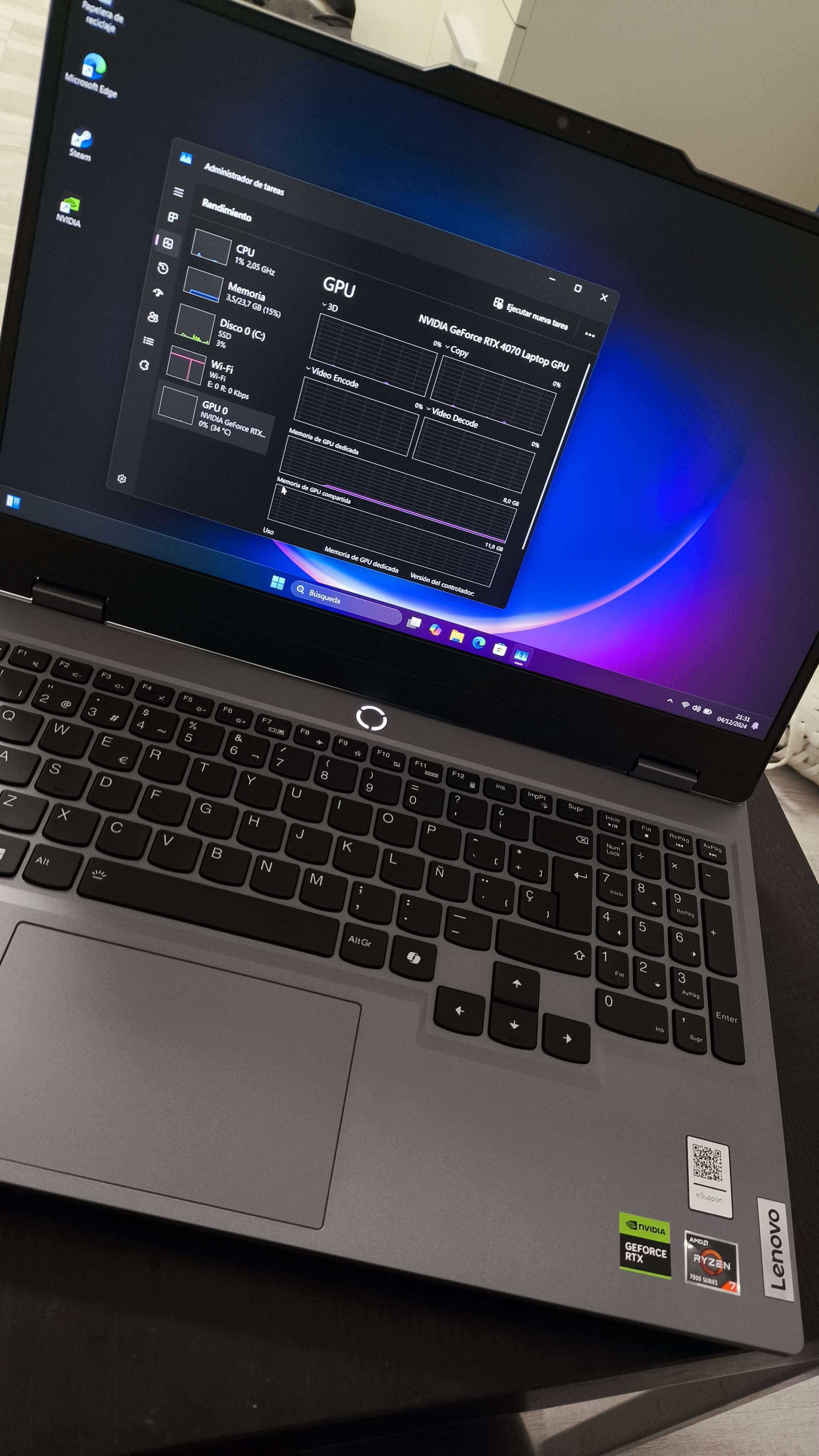 Portátil Gaming LENOVO 15 Ryzen 7-7435HS 24 GB 1 TB SSD -RTX - 4070