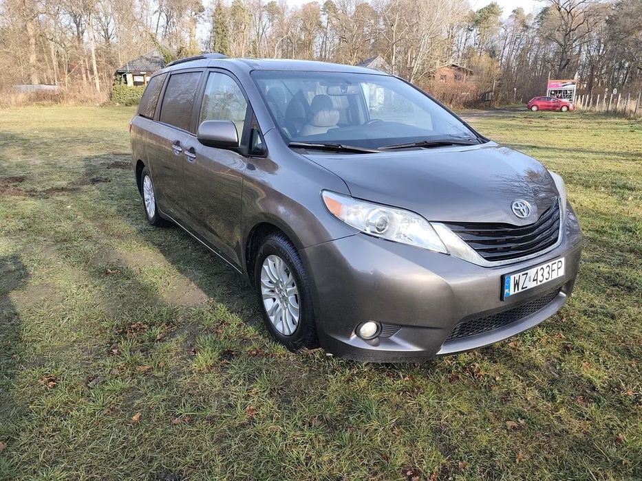 Toyota Sienna SIENNA XLE 3.5 V6 8-osobowa, Faktura VAT 23%, wyciszona