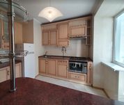 Продається  трьохкімнатна квартира, район Дубове