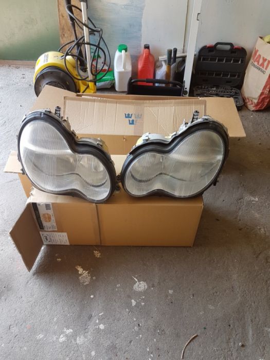 Lampa prawa przód mercedes c-klasa combi 2003 r