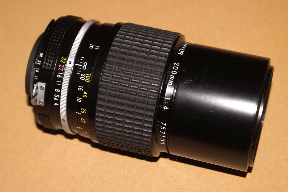 Nikon 200mm f/4 Nikkor Ai