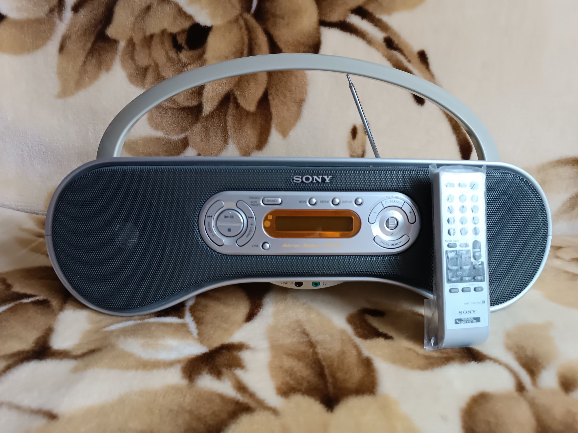 Продам магнитолу Sony ZS-SN10silver