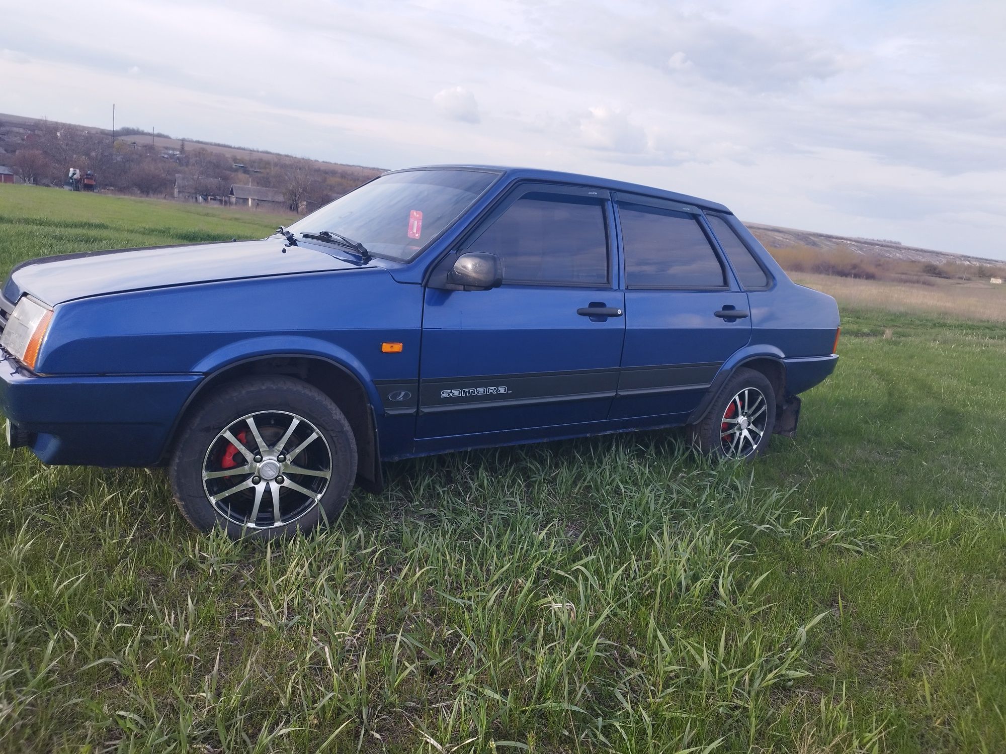 Продам своё  авто ваз 2199