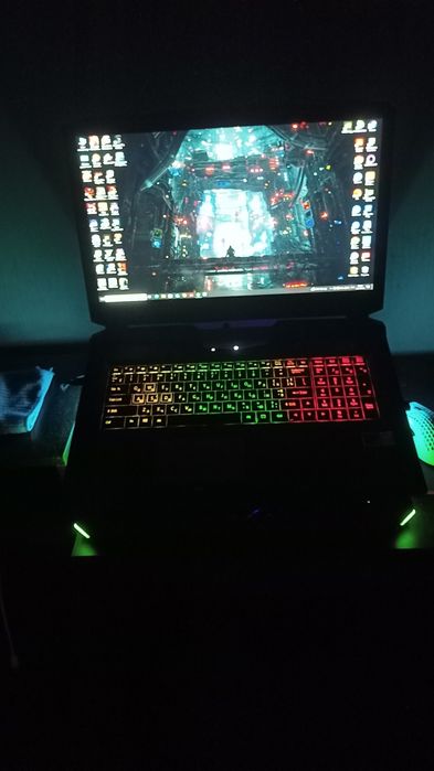 Продам ноутбук відеокарта gtx 980 8gb intel core i7 6700k 32gb ram