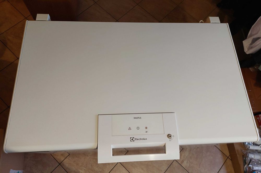 Sprzedam zamrażarkę 400l skrzyniową firmy Electrolux