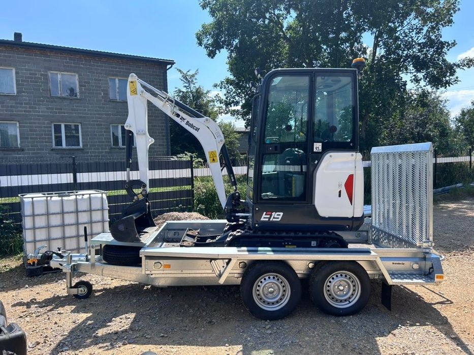 Wynajem Minikoparka Minikoparki Bobcat E19 Koparka z przyczepą w cenie