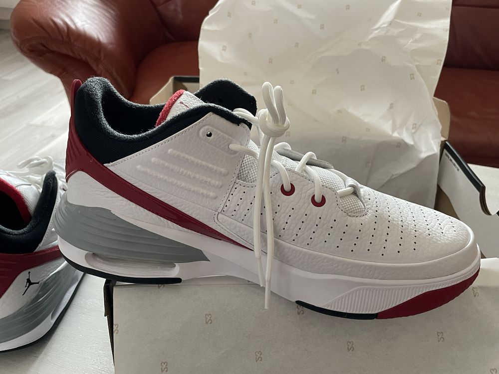 Jordan max aura 5 45.5 Czerwone Białe